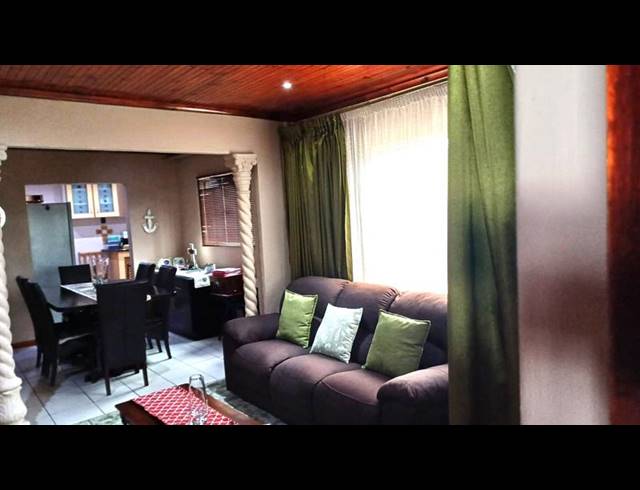 4 BEDROOM HOUSE FOR SALE IN NORTHDALE